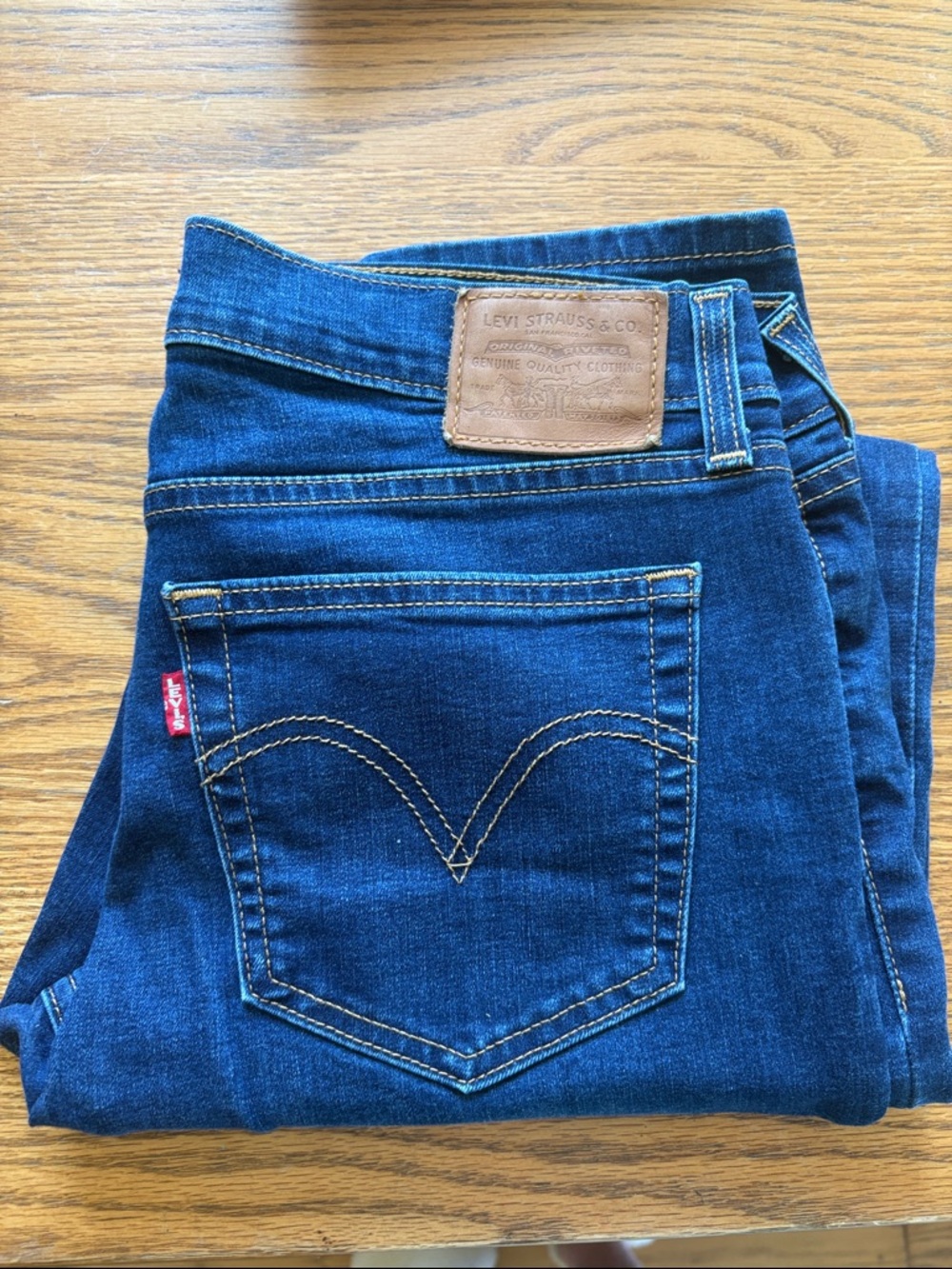 Women’s Levi's Boyfriend Indigo Blue  Denim Jeans 27x29 They have stretch